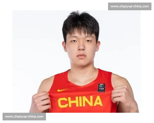 杨瀚森 NBA 首胜：7 分钟 2 帽 + 暴扣，团结铸就胜利